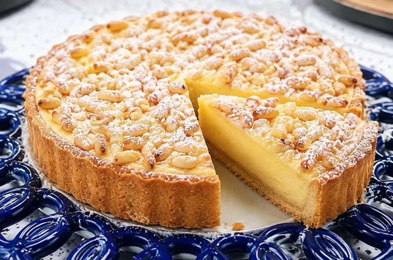 Torta della Nonna con crema e pinoli